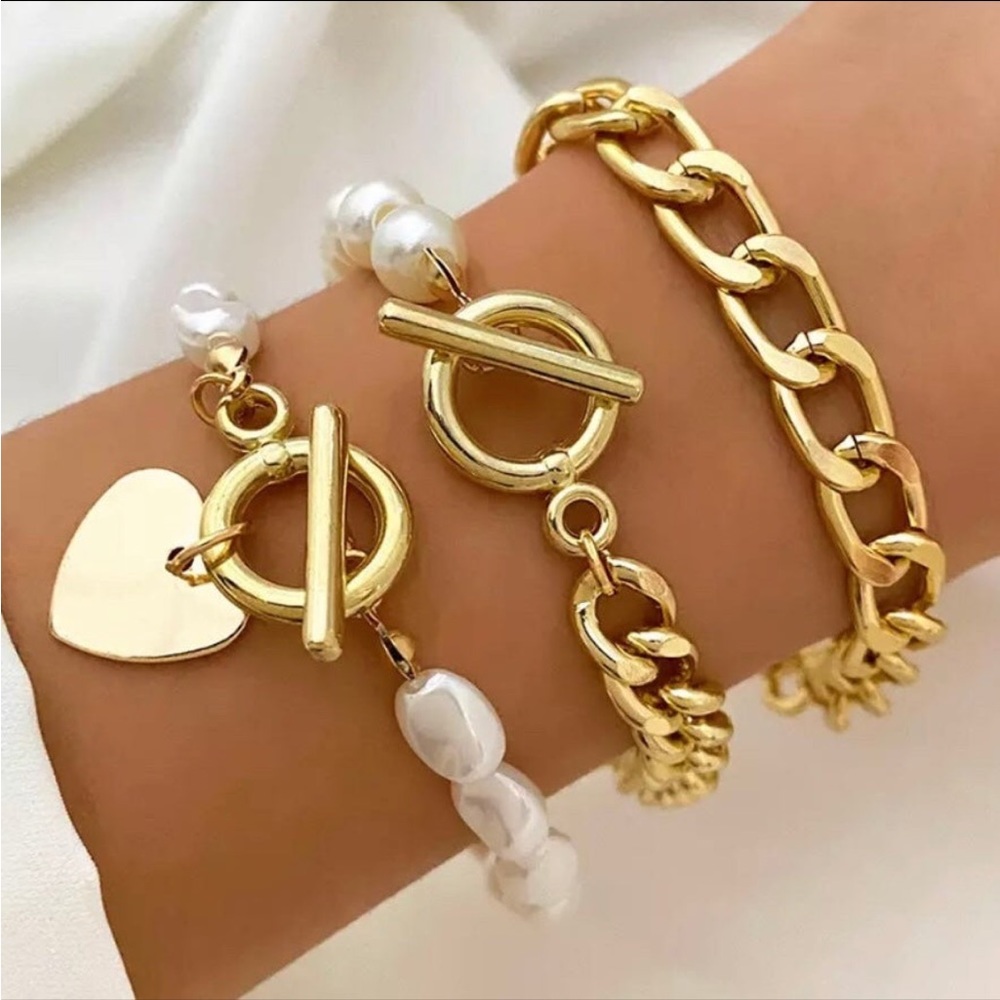 🔥 NEW Pearl Heart Bracelet Set 🔥